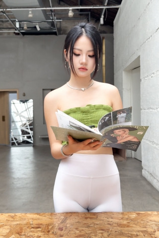 翠绿白卷