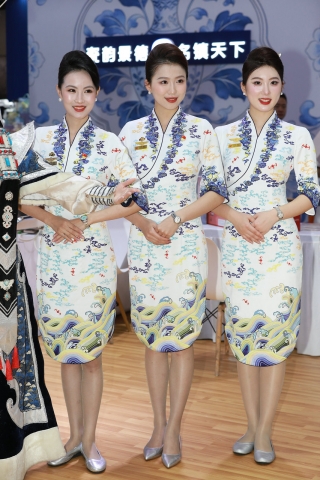 25旅交会三位海航空姐K22