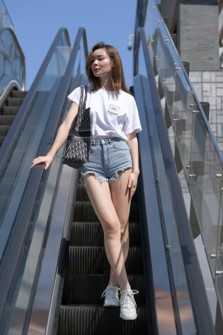 M2109-054-搭讪牛仔裤美女